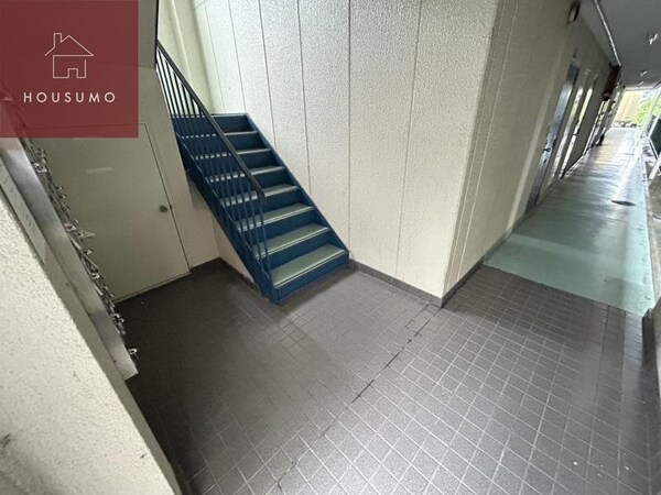 エントランス(落ち着いたエントランスです)