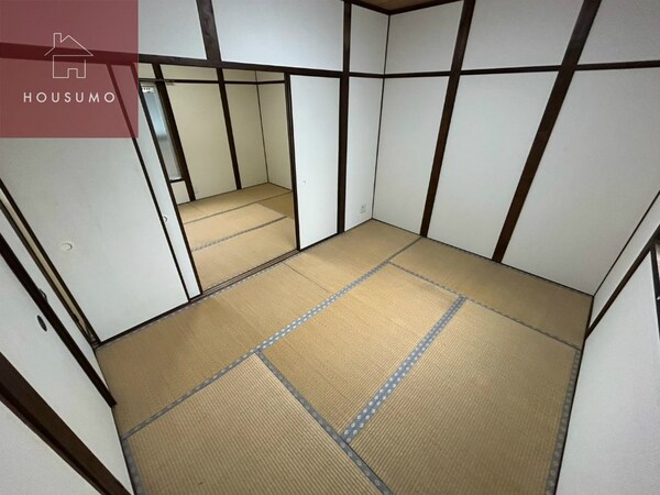 寝室(広くて明るい寝室)