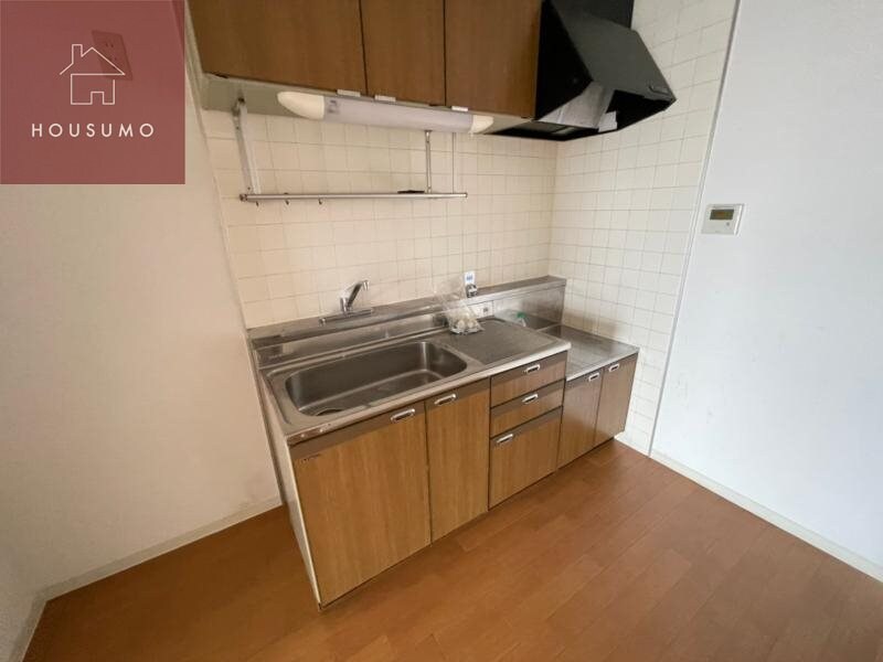 物件内観写真6　(コンパクトなキッチンで掃除もラクラク)