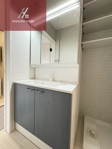 物件内観写真7　(忙しい朝には欠かせない洗面所です)