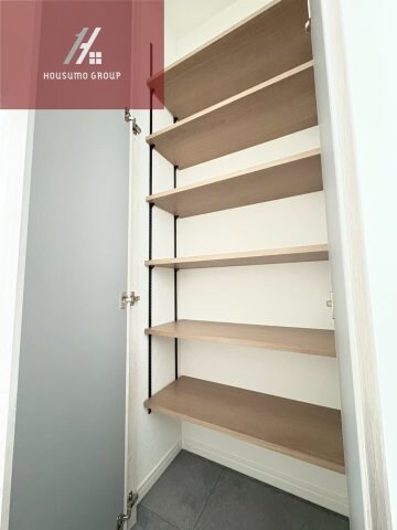 物件内観写真16　(たっぷりとした収納スペースです)