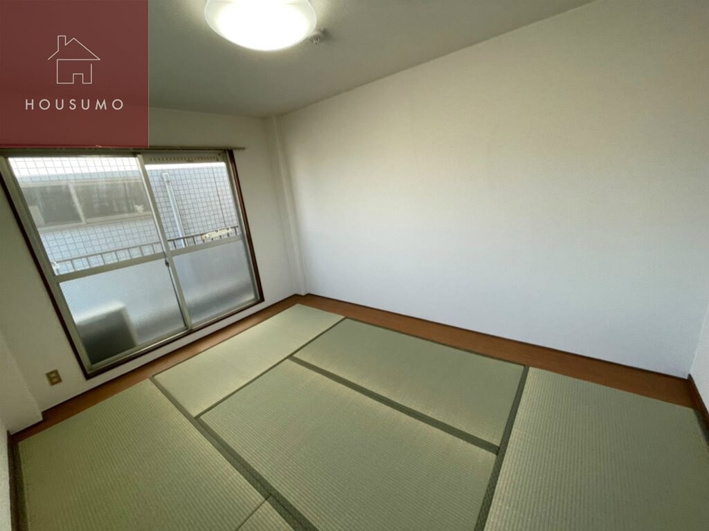 物件内観写真16　(ゆったりとした居間です)