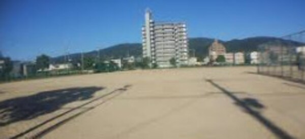 周辺環境(吉田春日公園 1027m)