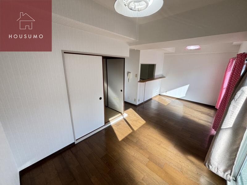 物件内観写真16　(内装は落ち着いています)