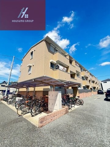 物件外観写真1　(外観もきれいです)