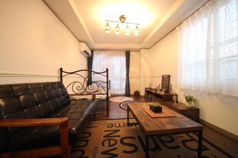 物件内観写真5　(おしゃれなリビングです)