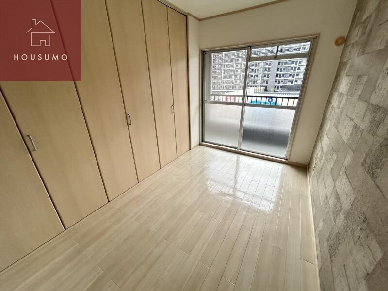 物件内観写真7　(使い勝手のいい寝室です)