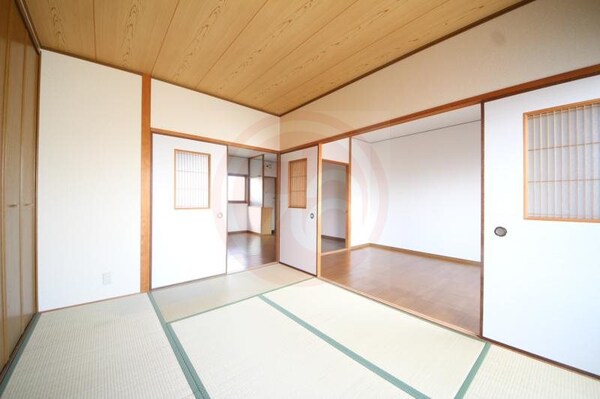 和室(きれいな和室です)