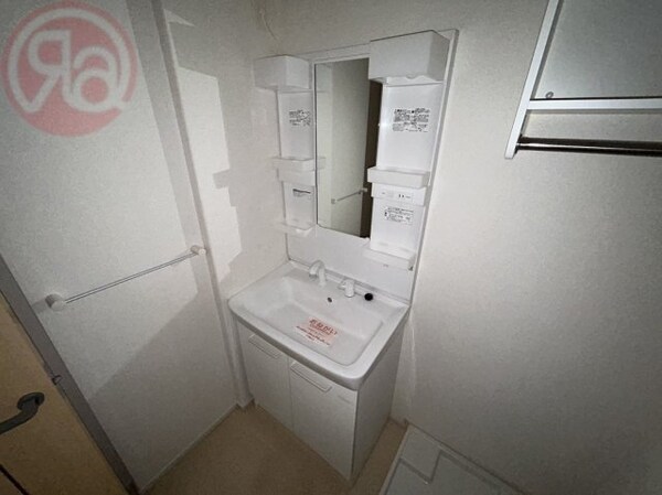 独立洗面台(同施工会社・同型モデルの室内です。（参考写真・イメージ写真）)
