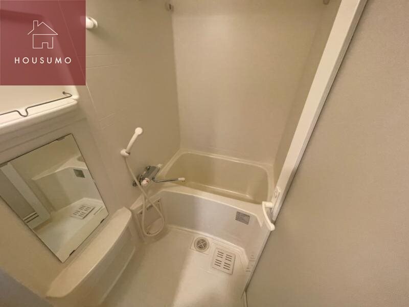 物件内観写真8　(日々の疲れを癒すお風呂付です)