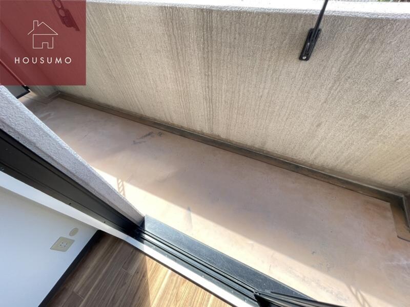 物件内観写真13　(バルコニーがあります)