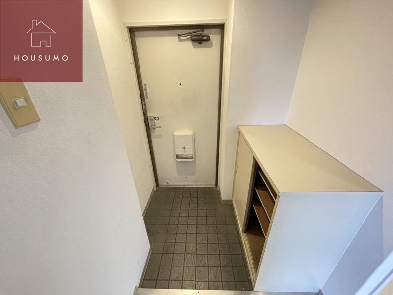 物件内観写真10　(ゆったりとした玄関です)