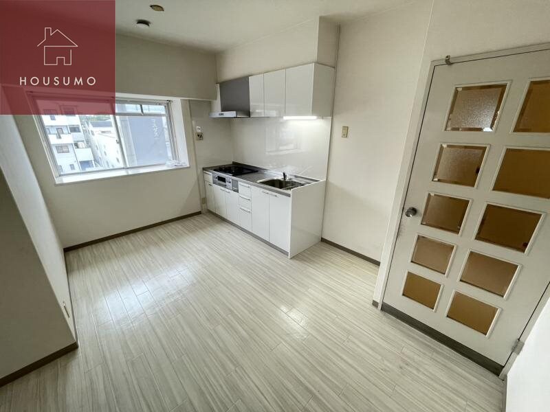 物件内観写真16　(ゆったりとしたリビングです)