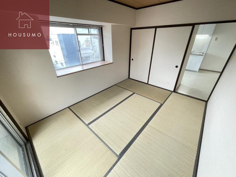 物件内観写真27　(畳の上でゆっくりとくつろげる和室です)