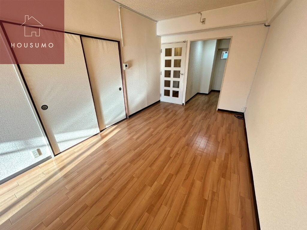 物件内観写真16　(ゆったりとした居間です)