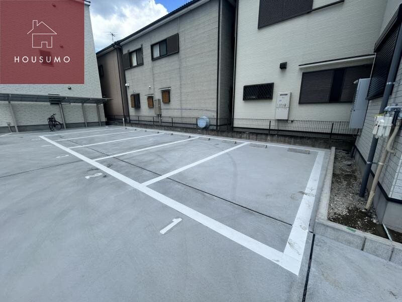 物件外観写真2　(駐車場に車を止められます)