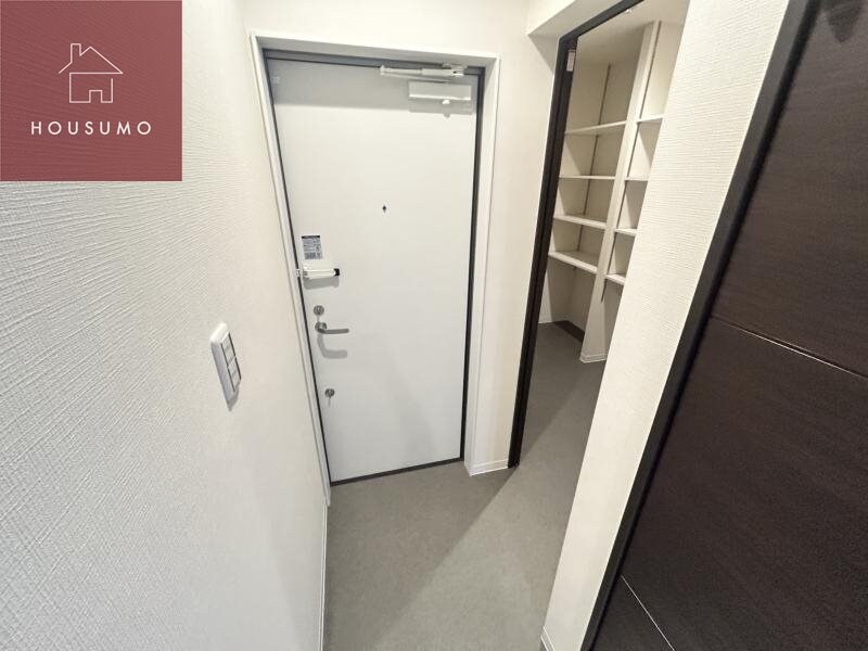 物件内観写真10　(シンプルで使いやすい玄関です)