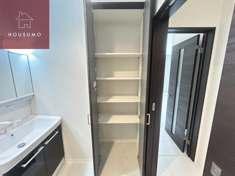 物件内観写真26　(小物を収納するのに便利です)