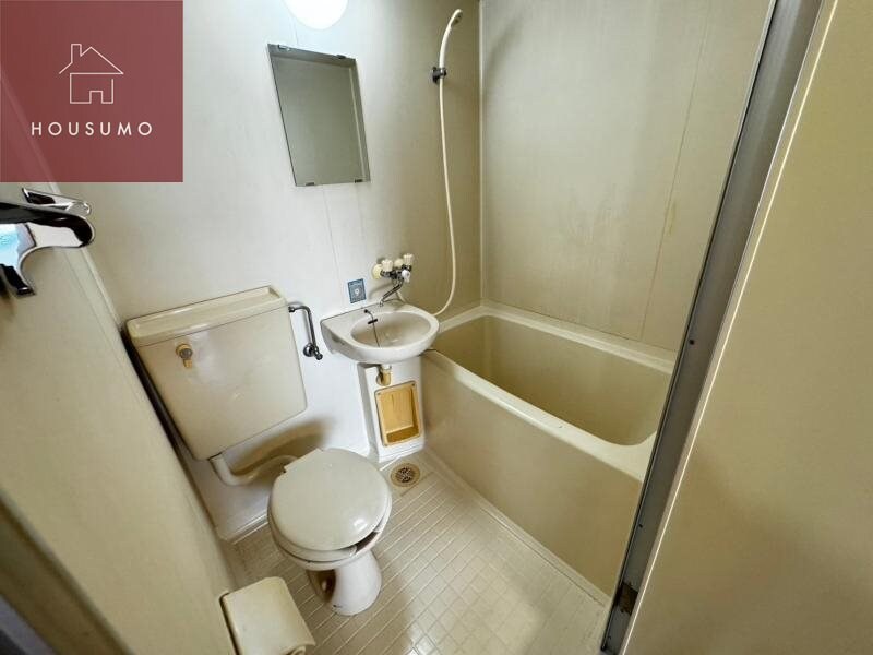 物件内観写真7　(日々の疲れを癒すお風呂付です)