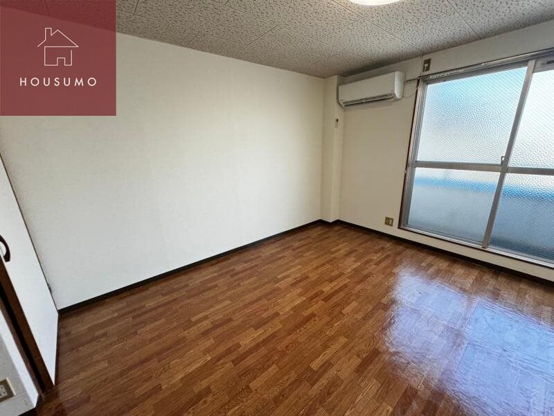 物件内観写真16　(広々とした洋室です)