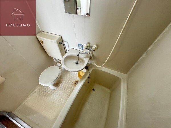 浴室(コンパクトで使いやすいお風呂です)