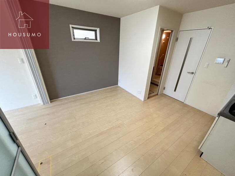 物件内観写真23　(明るい洋室です)