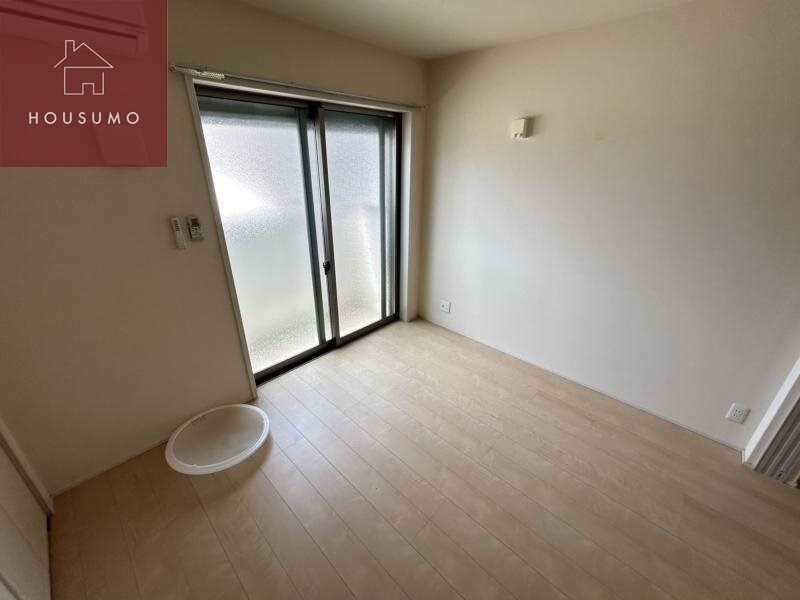 物件内観写真29　(明るい洋室です)