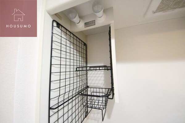 玄関(便利な収納スペースです)