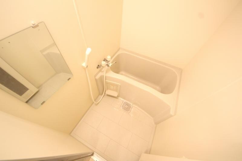 物件内観写真5　(コンパクトで使いやすいお風呂です)