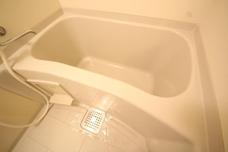 物件内観写真18　(コンパクトで使いやすいお風呂です)