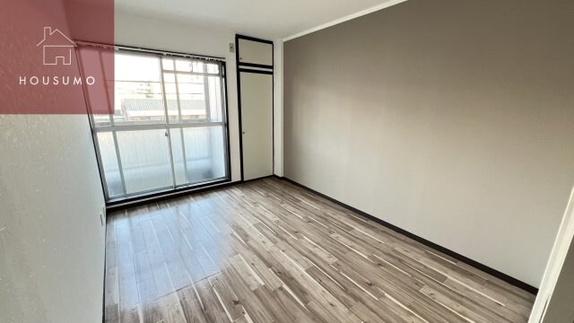 物件内観写真6　(ゆったりした洋室です)