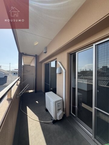 物件内観写真11　(外からの目が気にならないバルコニーで洗濯物が干せます)