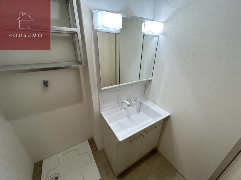 物件内観写真19　(使いやすい独立洗面台です)