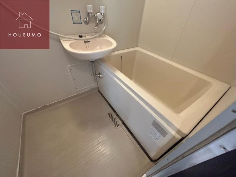 物件内観写真18　(日々の疲れを癒すお風呂付です)