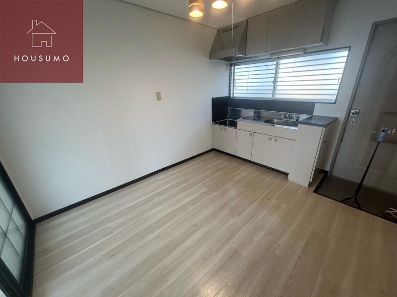 物件内観写真23　(ゆったりとした居間です)