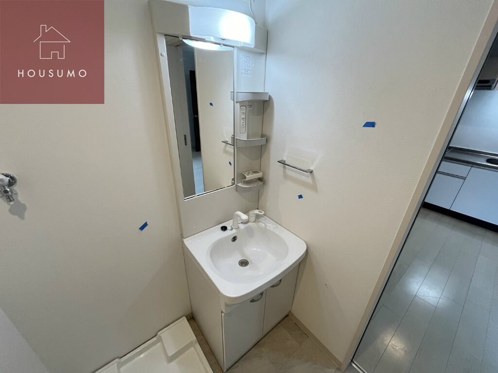 物件内観写真18　(独立洗面台、朝の身支度には欠かせません)