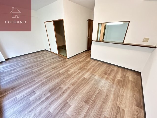 物件内観写真5　(ゆったり過ごせるリビングです)