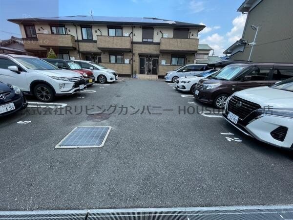 駐車場(駐車スペースもあります)