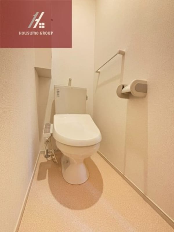 トイレ(落ち着いた色調のトイレです)