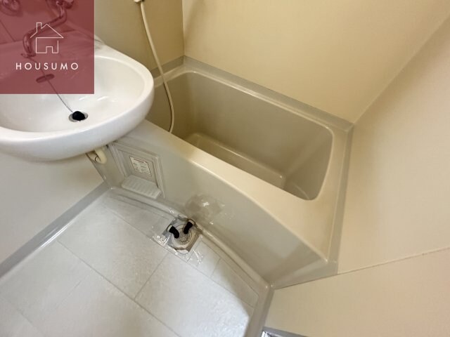 物件内観写真6　(コンパクトで使いやすいお風呂です)