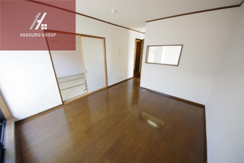 物件内観写真4　(おしゃれなリビングです)