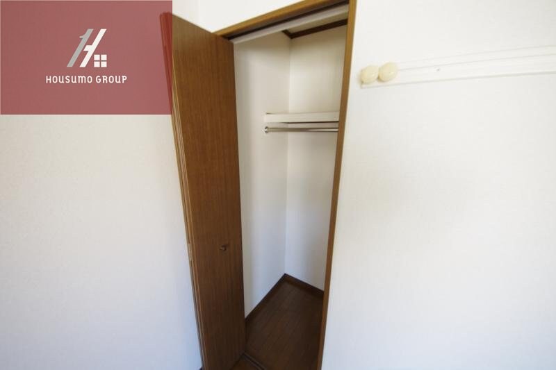 物件内観写真17　(たっぷりとした収納スペースです)