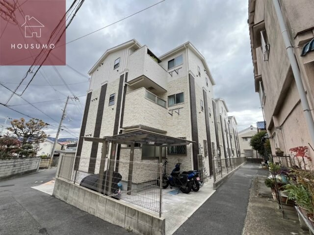 物件外観写真4　(物件の外観です)