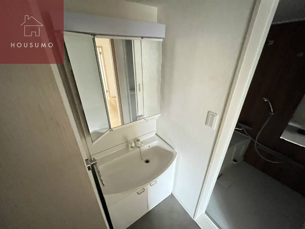 物件内観写真19　(独立洗面台あり、毎朝おしゃれに忙しい女性の方におすすめです)