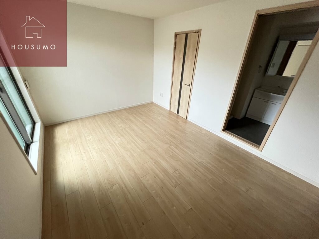 物件内観写真23　(ゆったりとしたリビングです)