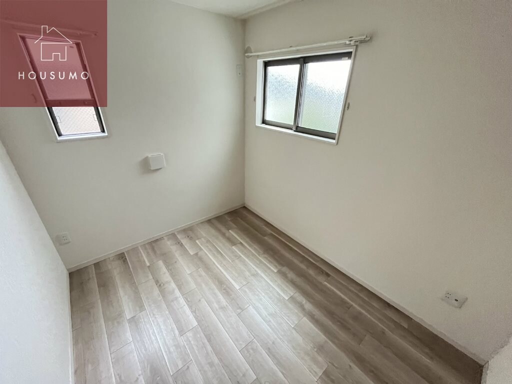 物件内観写真25　(落ち着いた色調の洋室です)