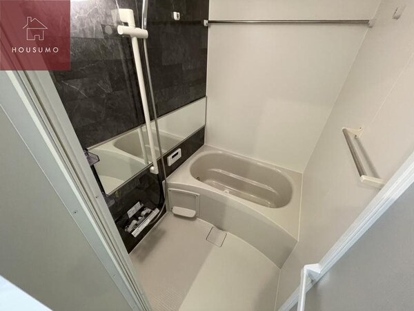 浴室(コンパクトで使いやすいお風呂です)