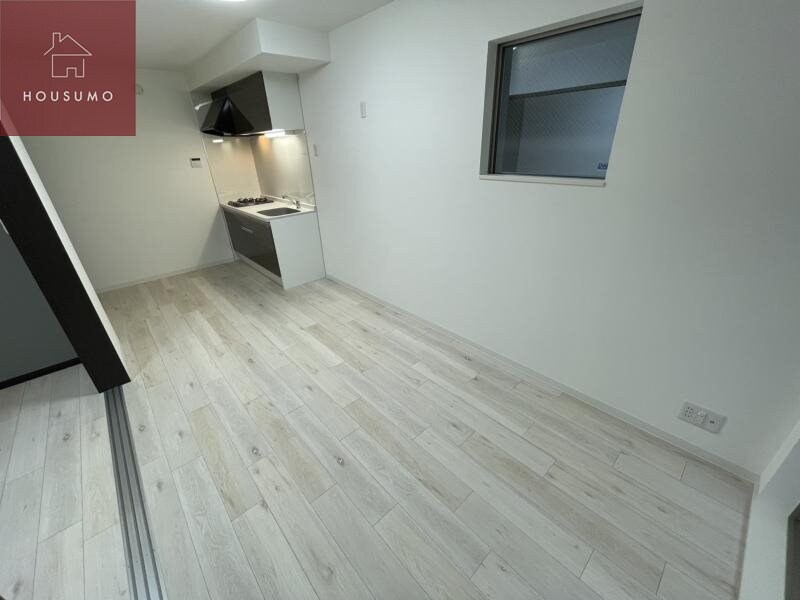 物件内観写真23　(ゆったりとした居間です)