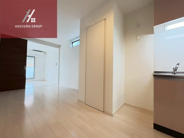 物件内観写真5　(おしゃれなリビングです)