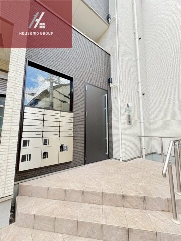 物件外観写真3　(エントランスです)